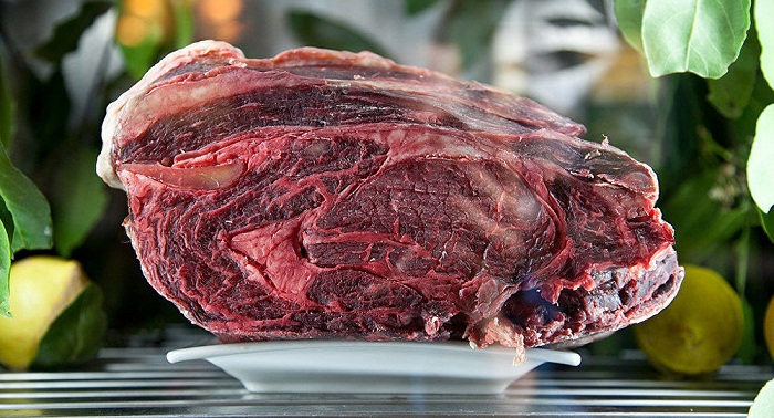 Le roi de Suède appelle à consommer moins de viande et de marmelade